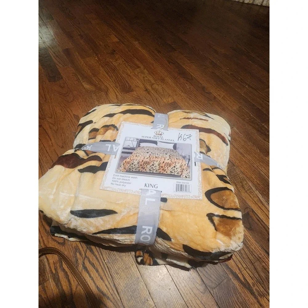 Royal Super Soft Flannel King-Size Leopard Print Blanket – New